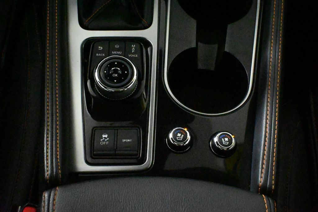 2021 Nissan Maxima SR 26