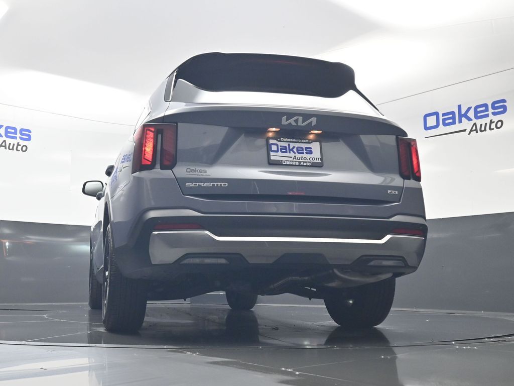 2025 Everlasting Silver Kia Sorento S AWD SUV