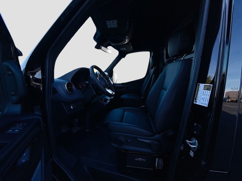 Thumbnail: 2026 Mercedes-Benz Sprinter - 17