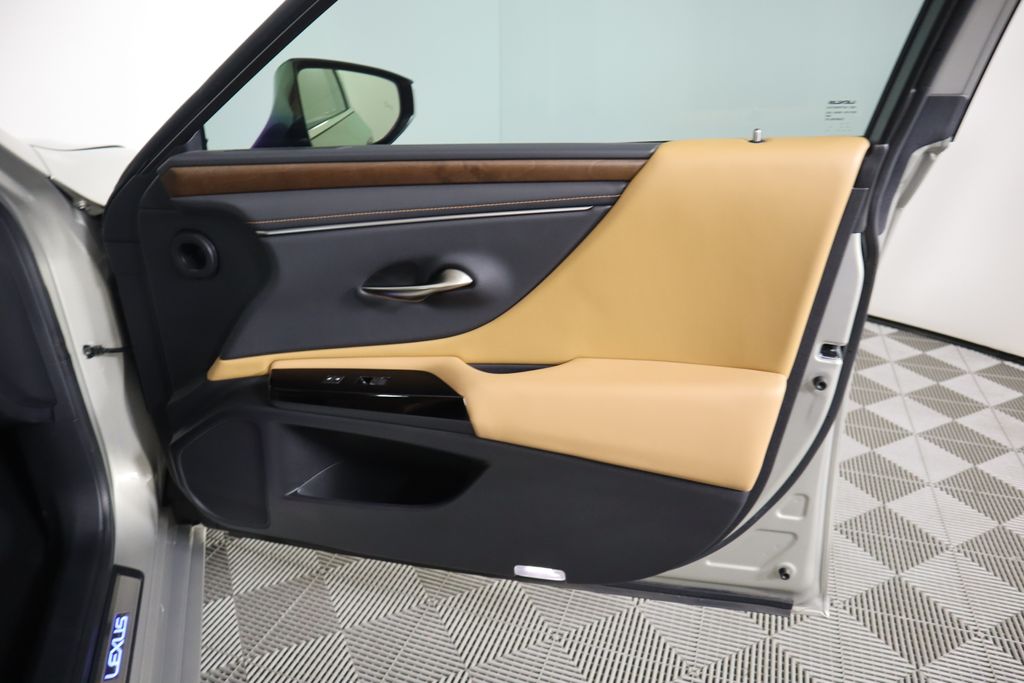 2024 Lexus ES Hybrid 300h 25