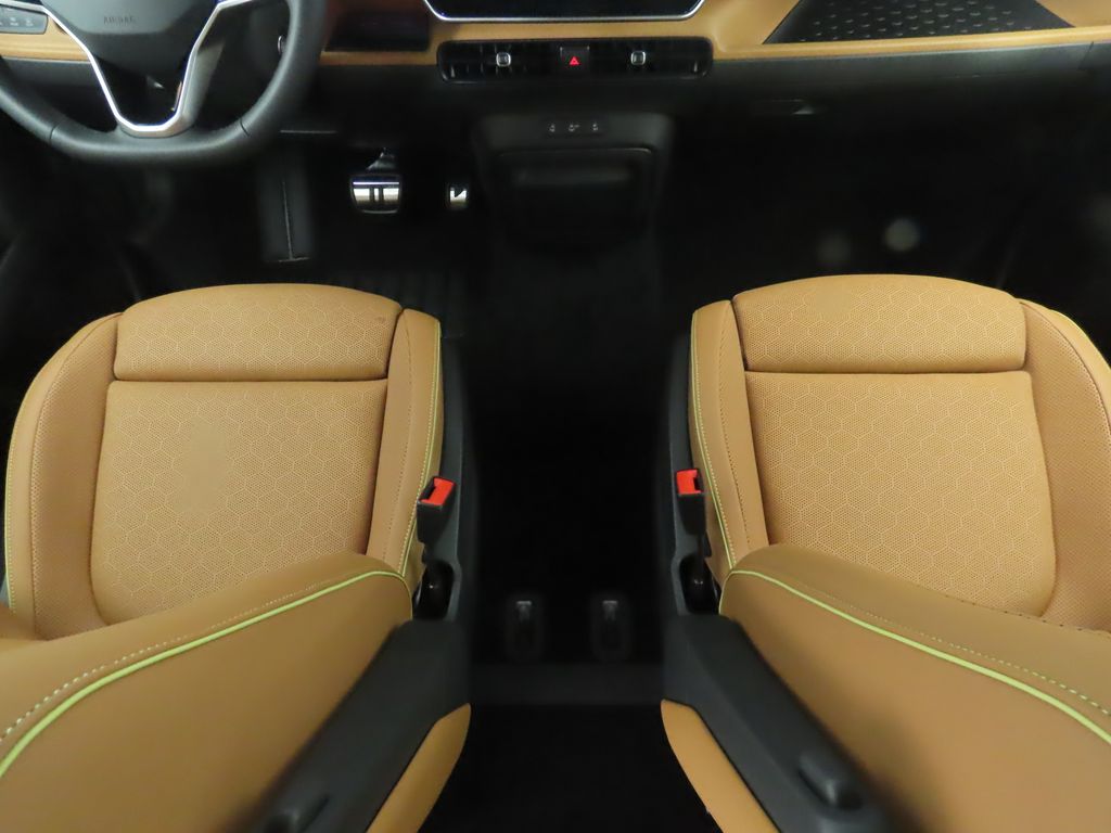 Thumbnail: 2025 Volkswagen ID.Buzz - 17