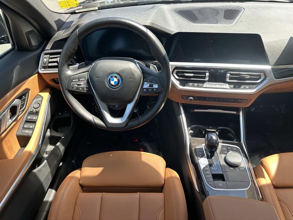Thumbnail: 2022 BMW 3 Series - 19