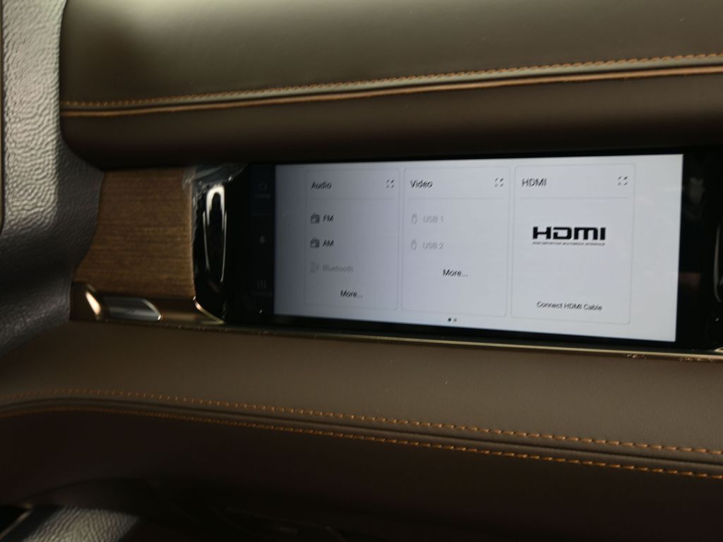 Used 2025 Diamond Black Crystal Pearlcoat Ram Limited image 31