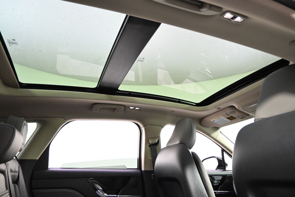 New 2026 White Lincoln Premiere image 17