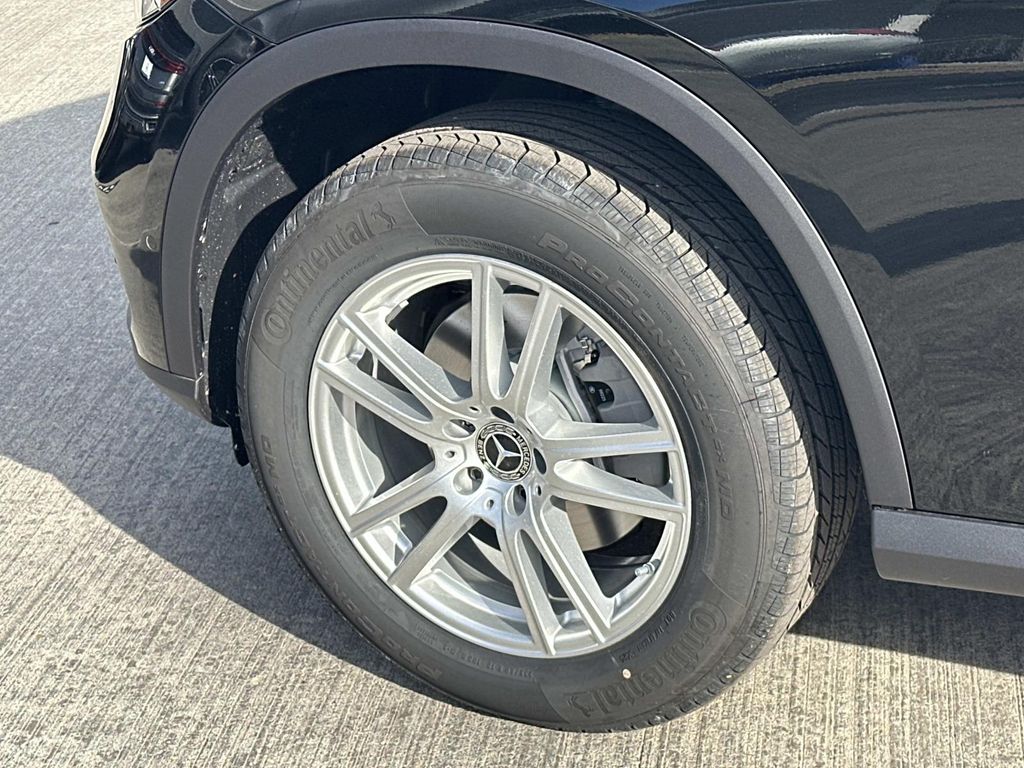 Thumbnail: 2026 Mercedes-Benz GLC - 9