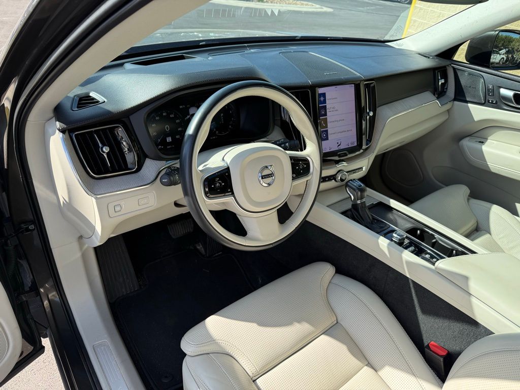 Thumbnail: 2021 Volvo XC60 - 7