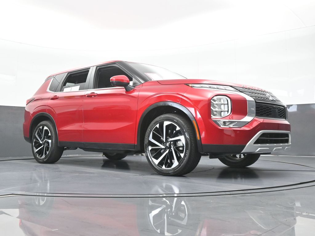 Used 2024 Red Mitsubishi SE Black Edition image 57