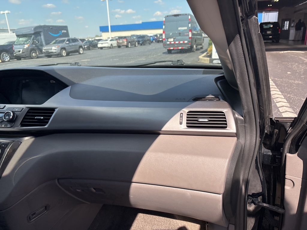 2015 Honda Odyssey Touring Elite photo 29