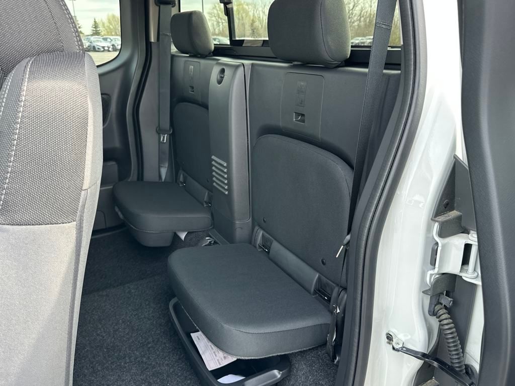 2025 Nissan Frontier SV photo