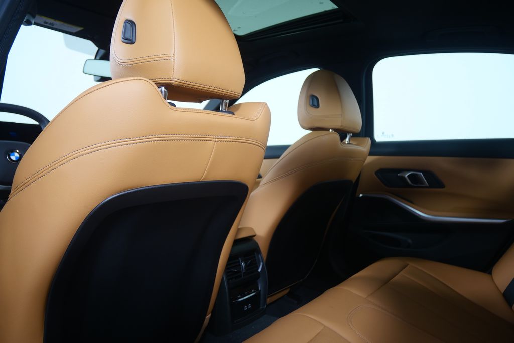 Thumbnail: 2025 BMW 3 Series - 19