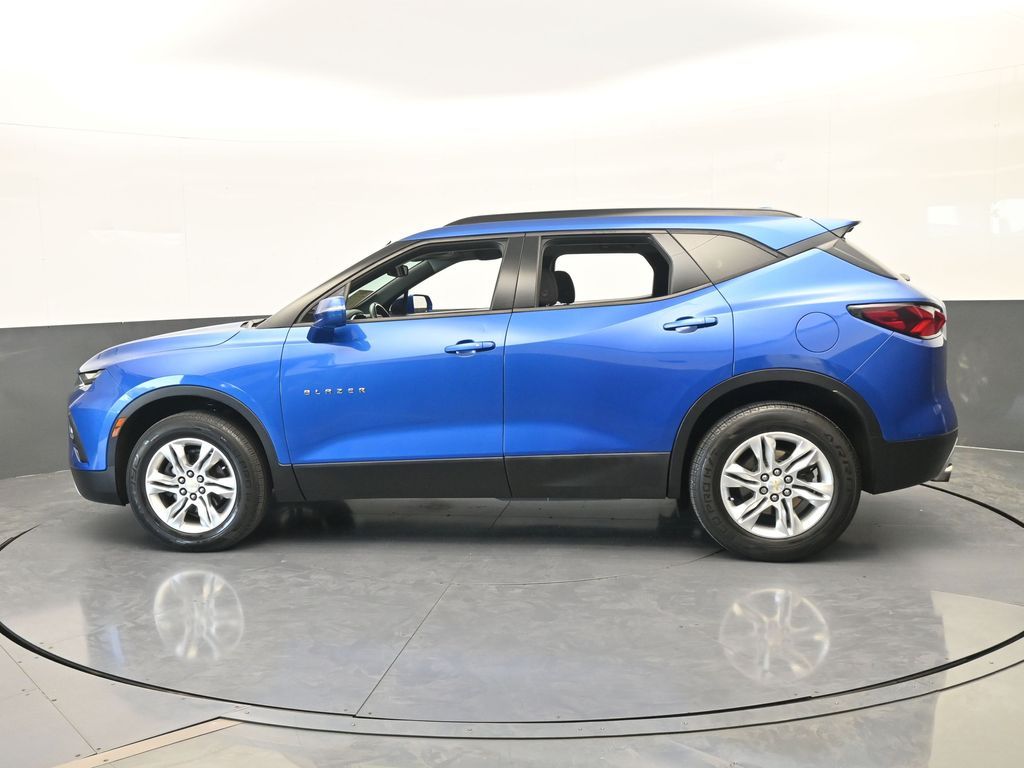 Used 2019 Kinetic Blue Metallic Chevrolet Base image 3