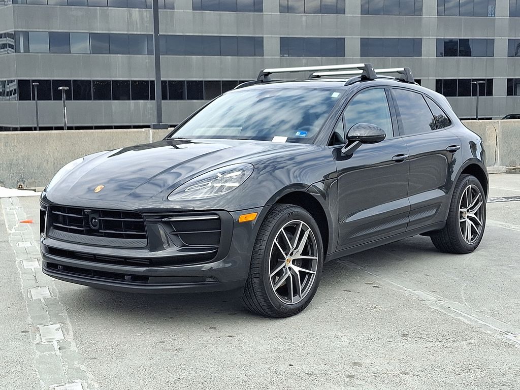 Thumbnail: 2025 Porsche Macan - 1