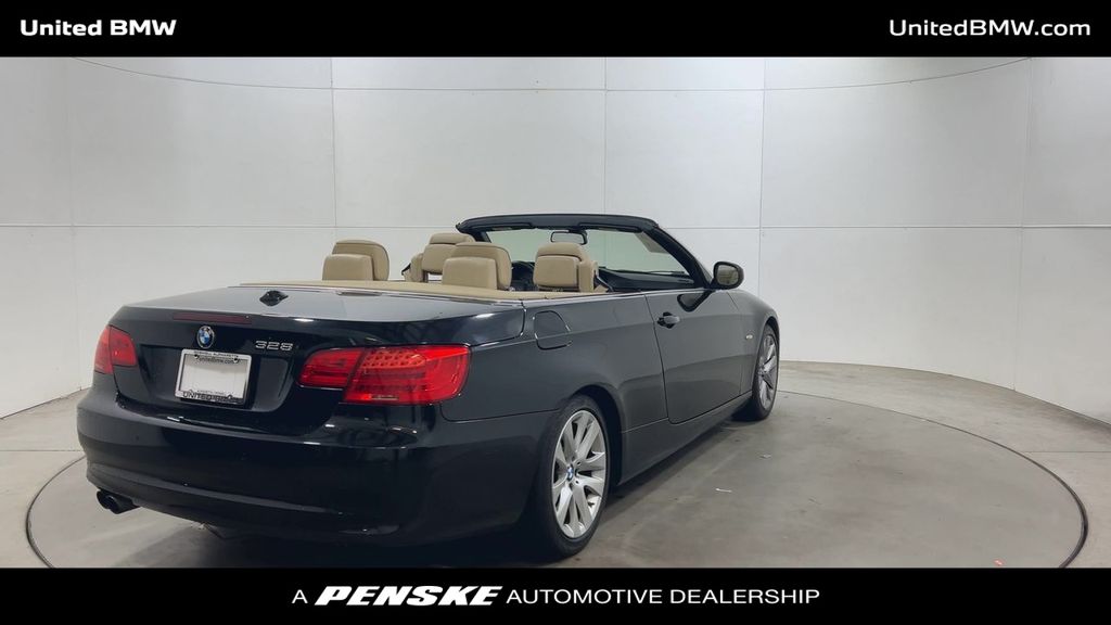 Thumbnail: 2011 BMW 3 Series - 8