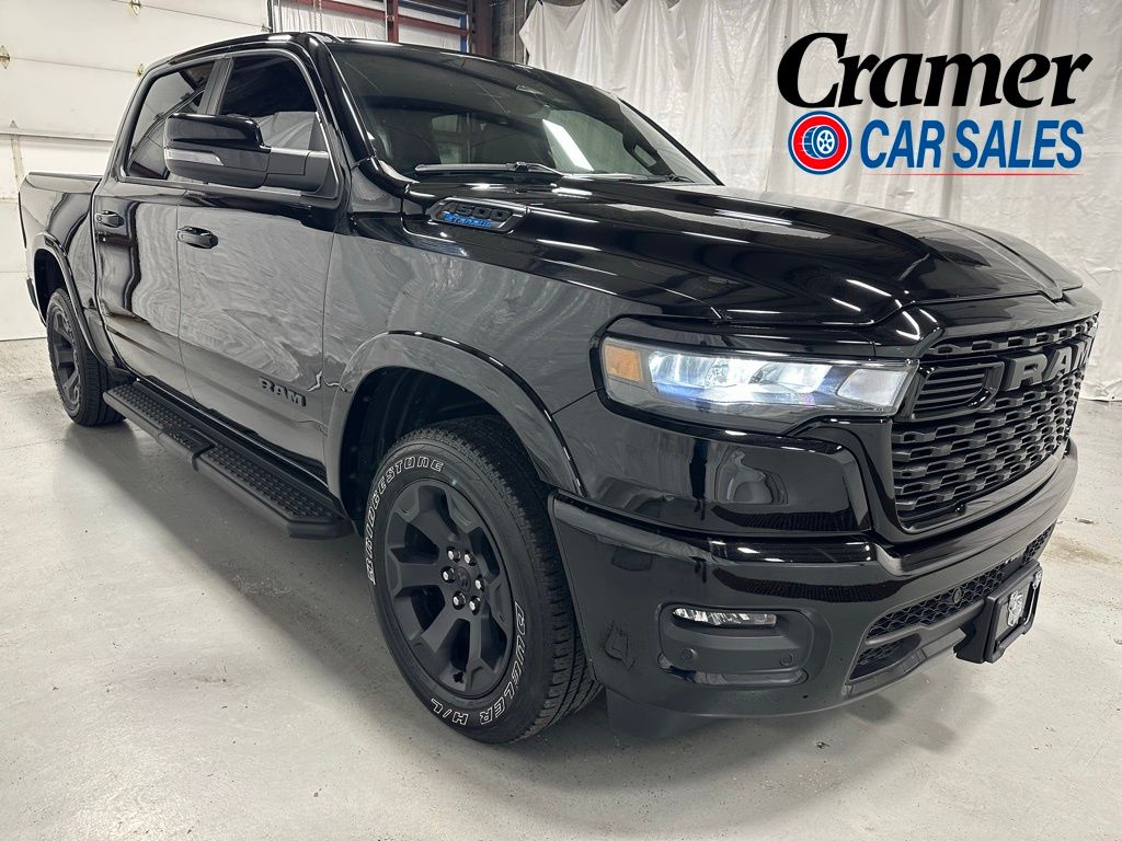 Diamond Black Crystal Pearlcoat 2025 RAM 1500 Big Horn Crew Cab 4WD Pickup Truck Four-Wheel Drive 8-Speed Automatic