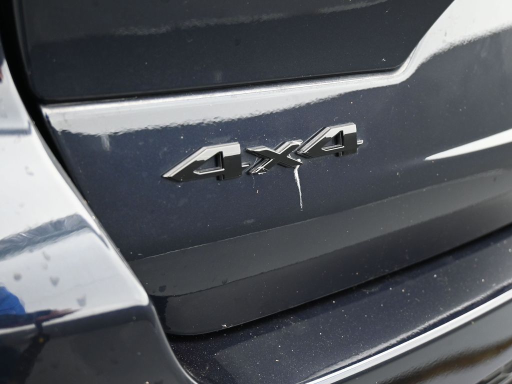 Used 2024 Midnight Sky Jeep Limited image 41