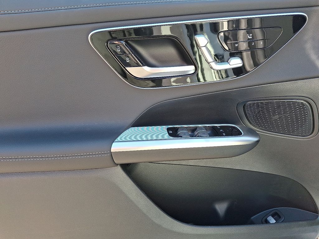 Thumbnail: 2026 Mercedes-Benz GLC - 7