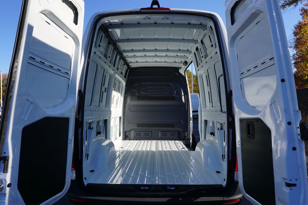 Thumbnail: 2025 Mercedes-Benz Sprinter - 10