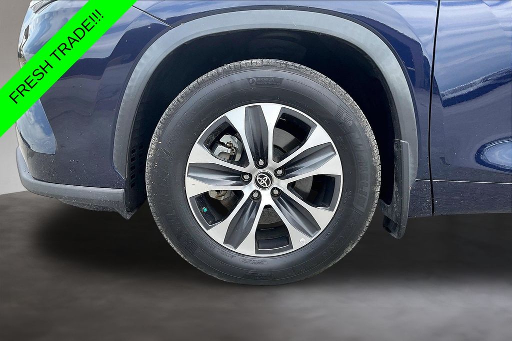 Used 2021 Toyota Highlander SUV