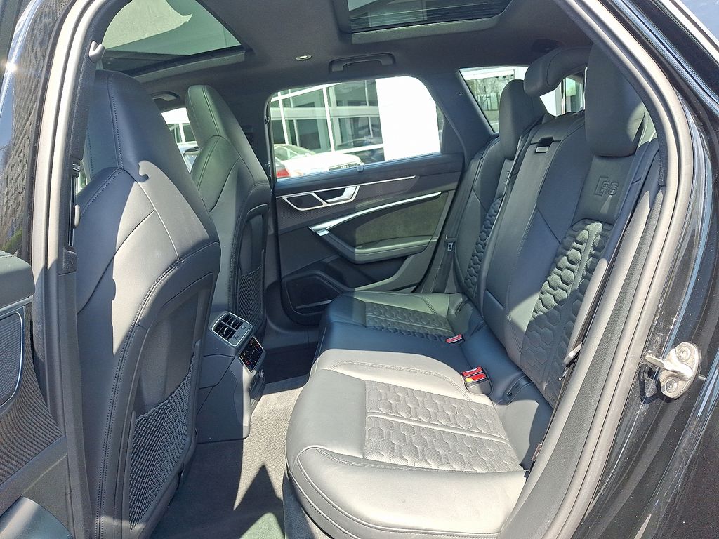 Thumbnail: 2021 Audi RS 6 - 10