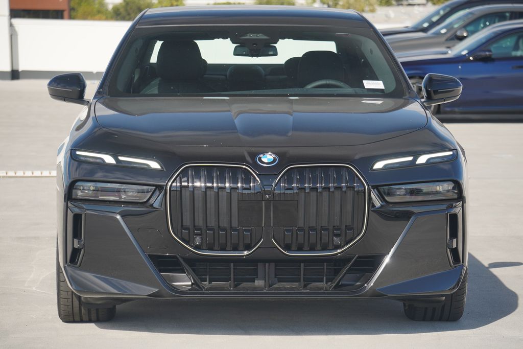 Thumbnail: 2026 BMW 7 Series - 2