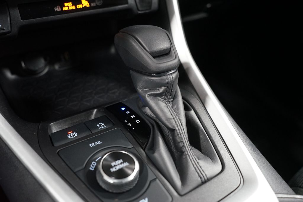 Thumbnail: 2025 Toyota RAV4 - 22