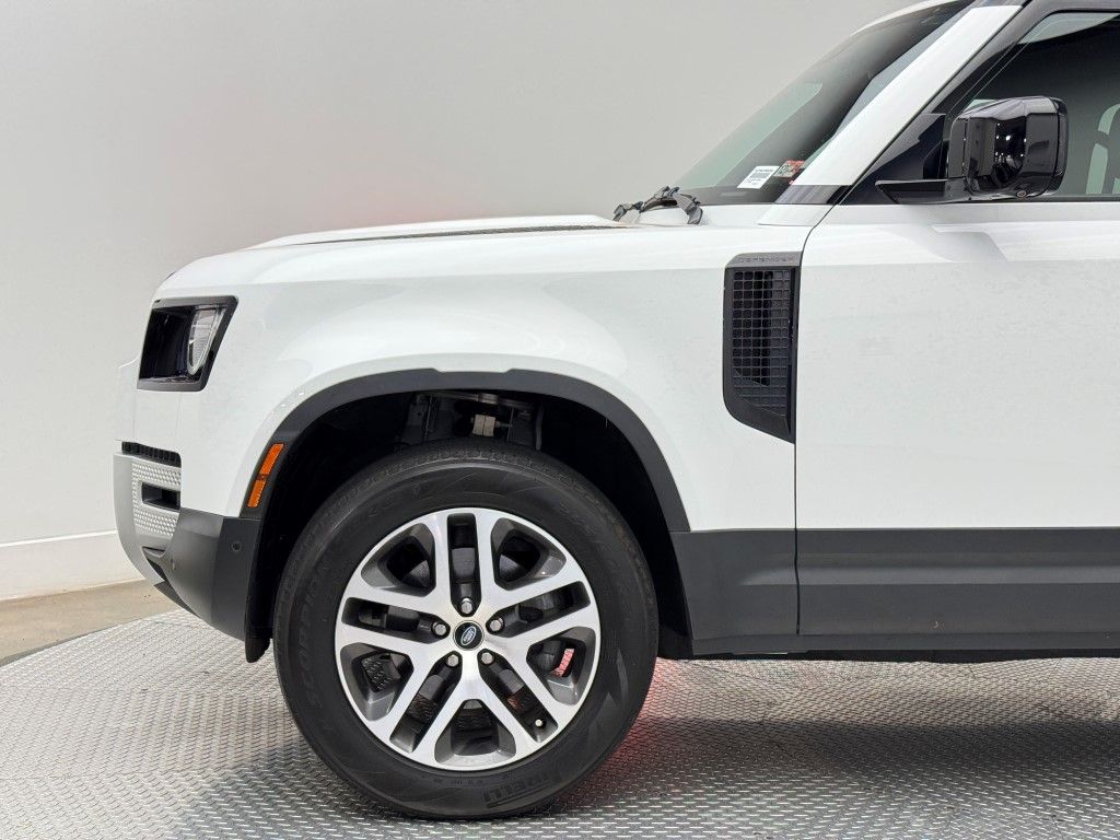 Thumbnail: 2023 Land Rover Defender - 10