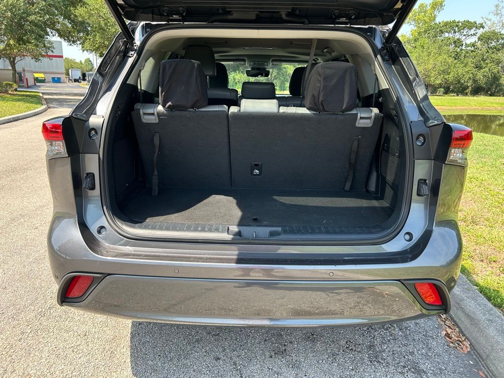 2023 Toyota Highlander L 10