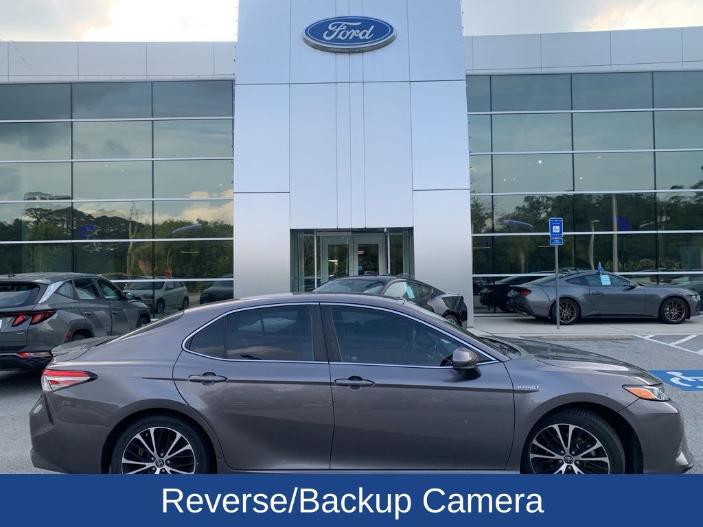 2018 Toyota Camry Hybrid SE