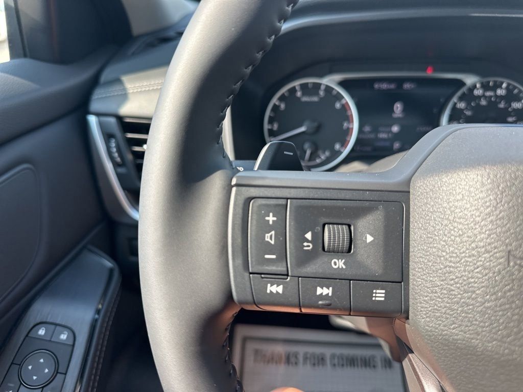 2025 Everest White Pearl Nissan Rogue SV FWD SUV
