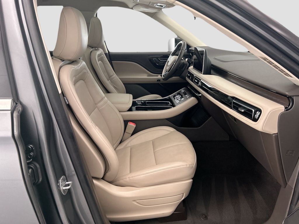 Thumbnail: 2023 Lincoln Aviator - 18