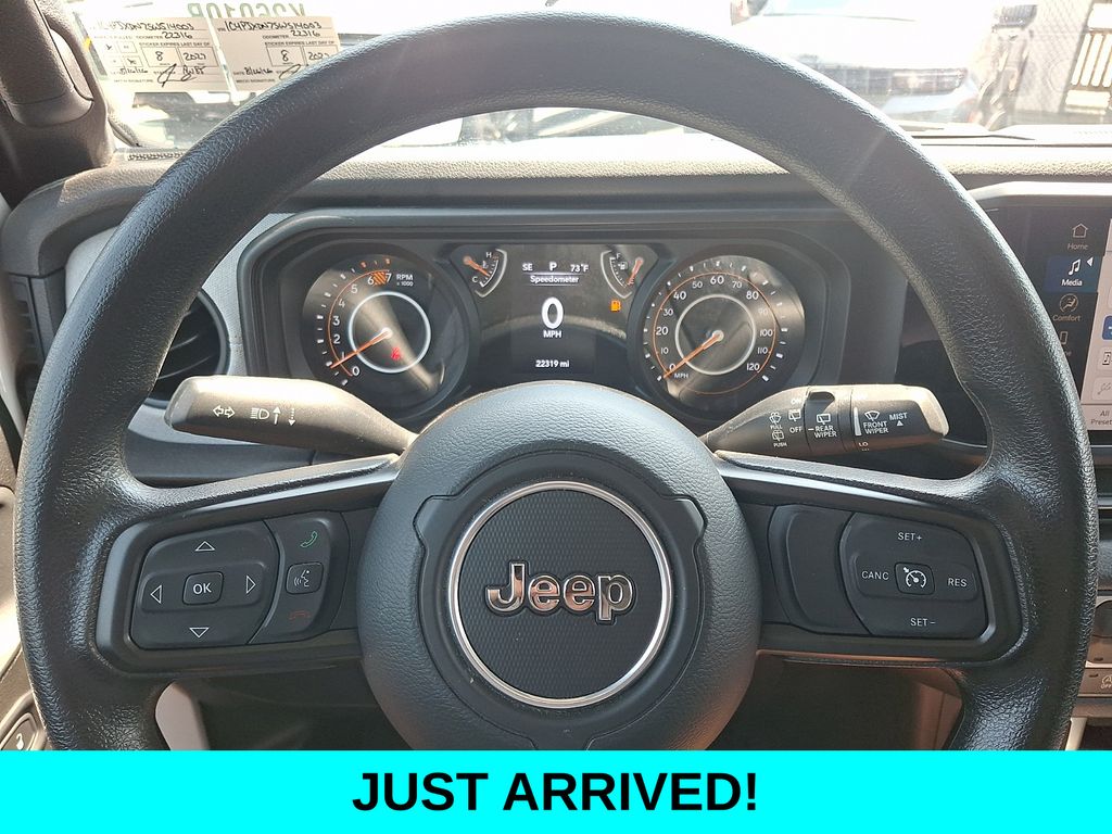 Used 2025 Jeep Wrangler SUV