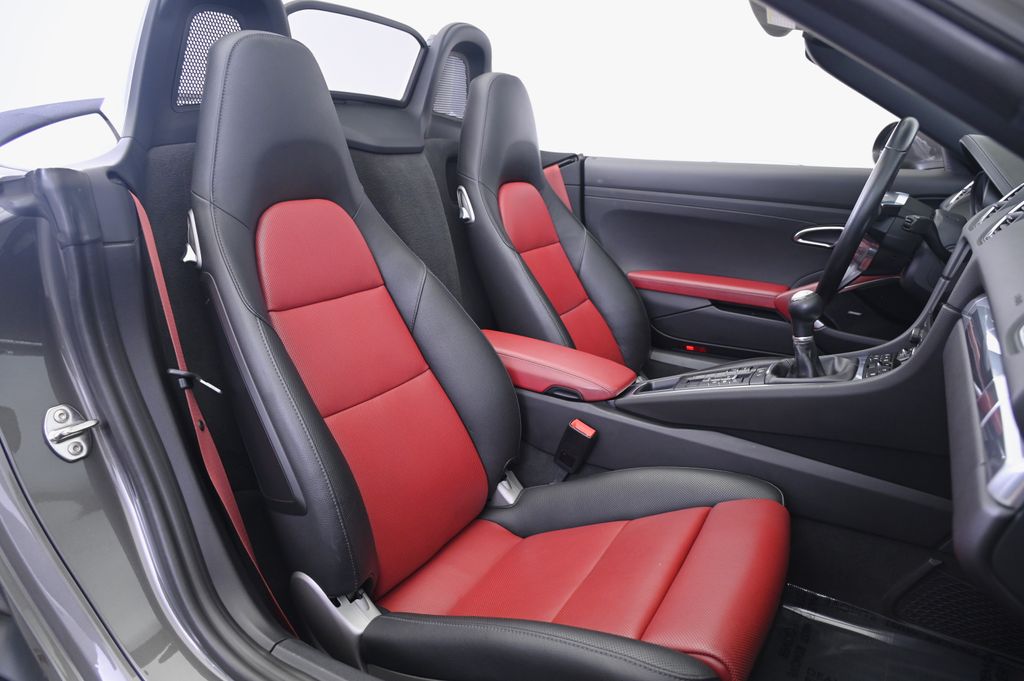 Thumbnail: 2021 Porsche 718 Boxster - 31