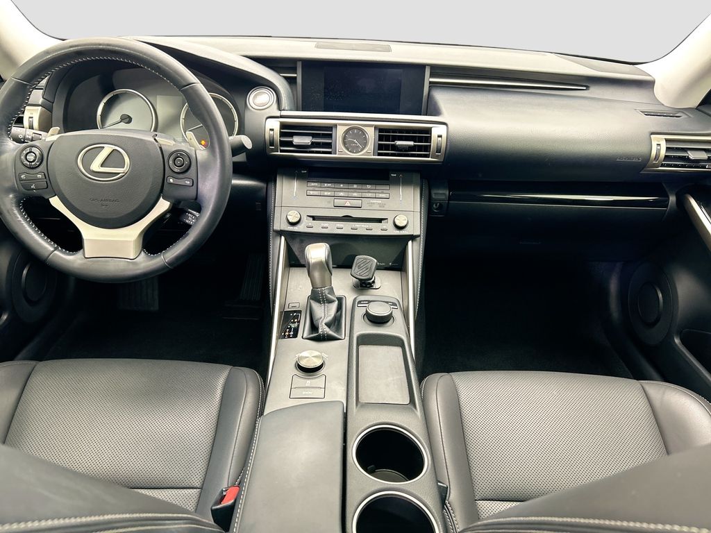 Thumbnail: 2016 Lexus IS - 13