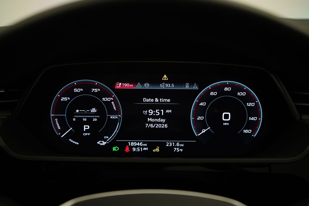 Thumbnail: 2024 Audi SQ8 e-tron - 10