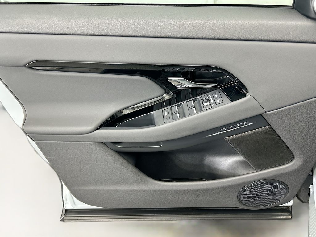 Thumbnail: 2025 Land Rover Range Rover Evoque - 23