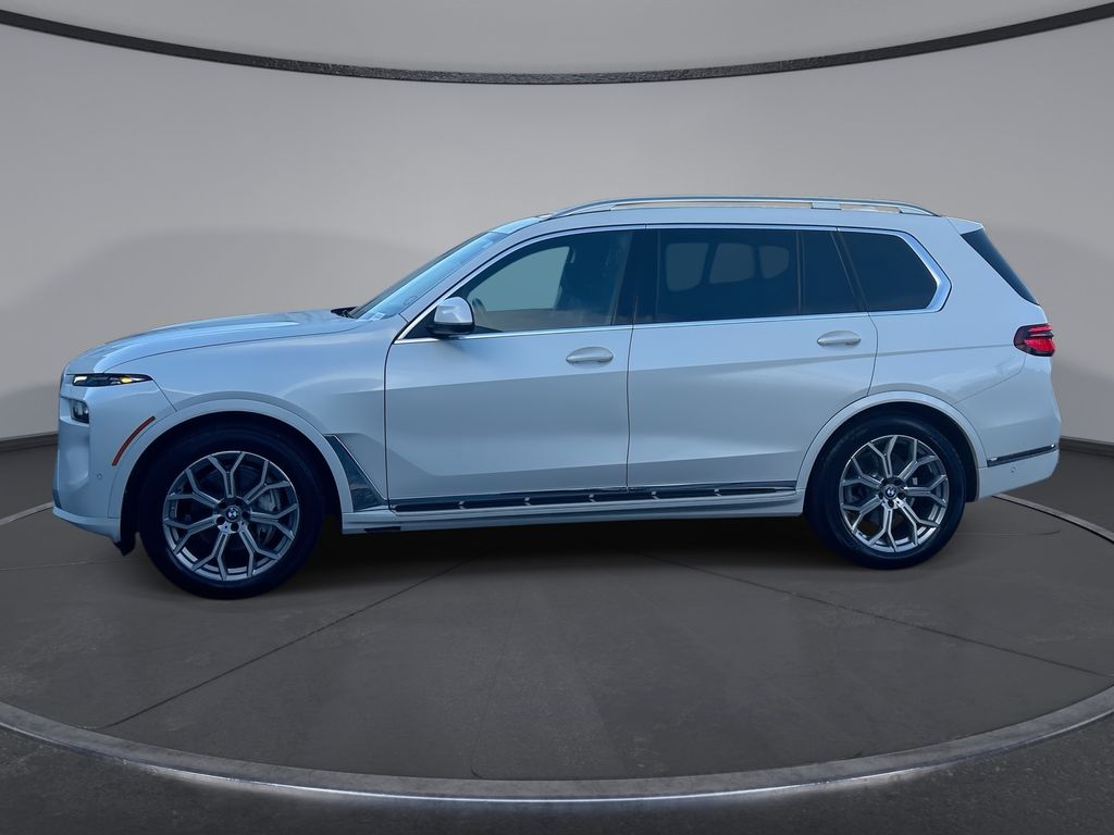Thumbnail: 2026 BMW X7 - 15