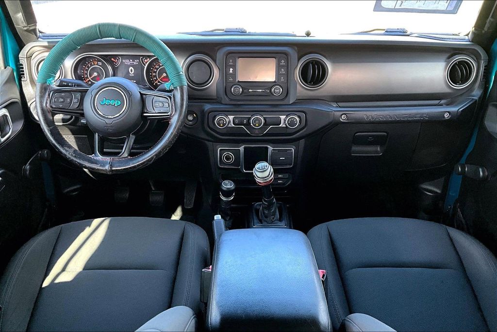 Used 2020 Teal Jeep Unlimited Sport image 15