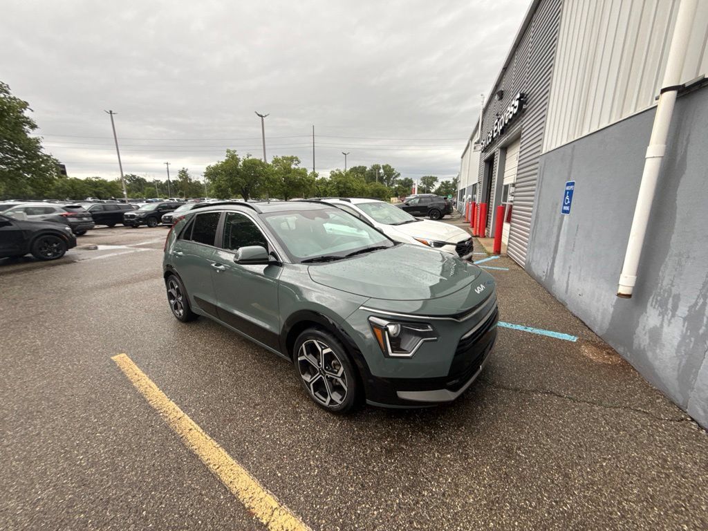 Cityscape Green 2023 Kia Niro SUV / Crossover Front-Wheel Drive 6-Speed Automatic