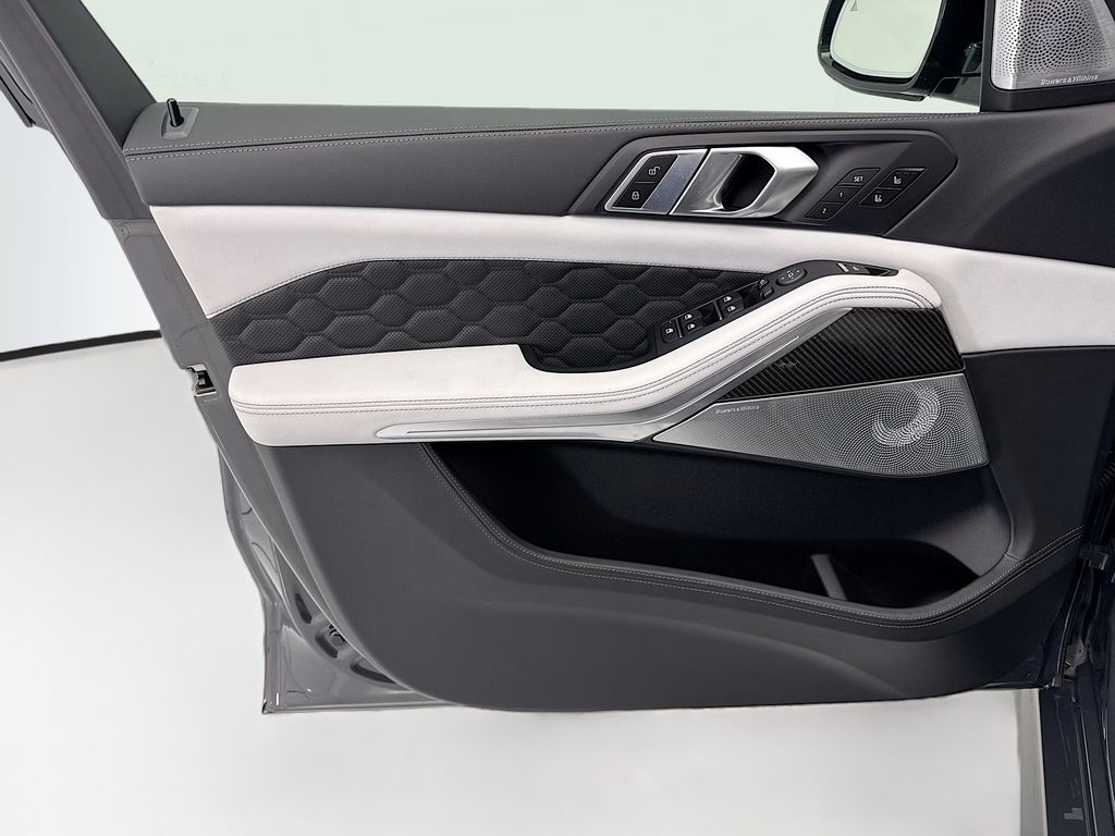 Thumbnail: 2026 BMW X5 - 23