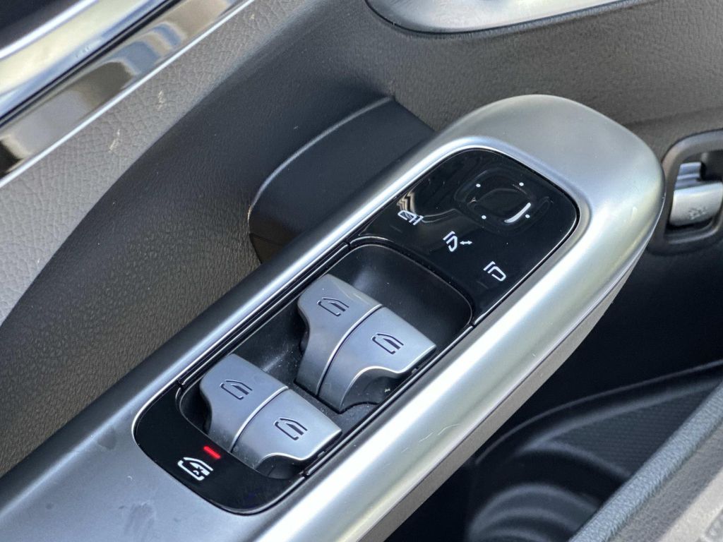 Thumbnail: 2025 Mercedes-Benz C-Class - 31