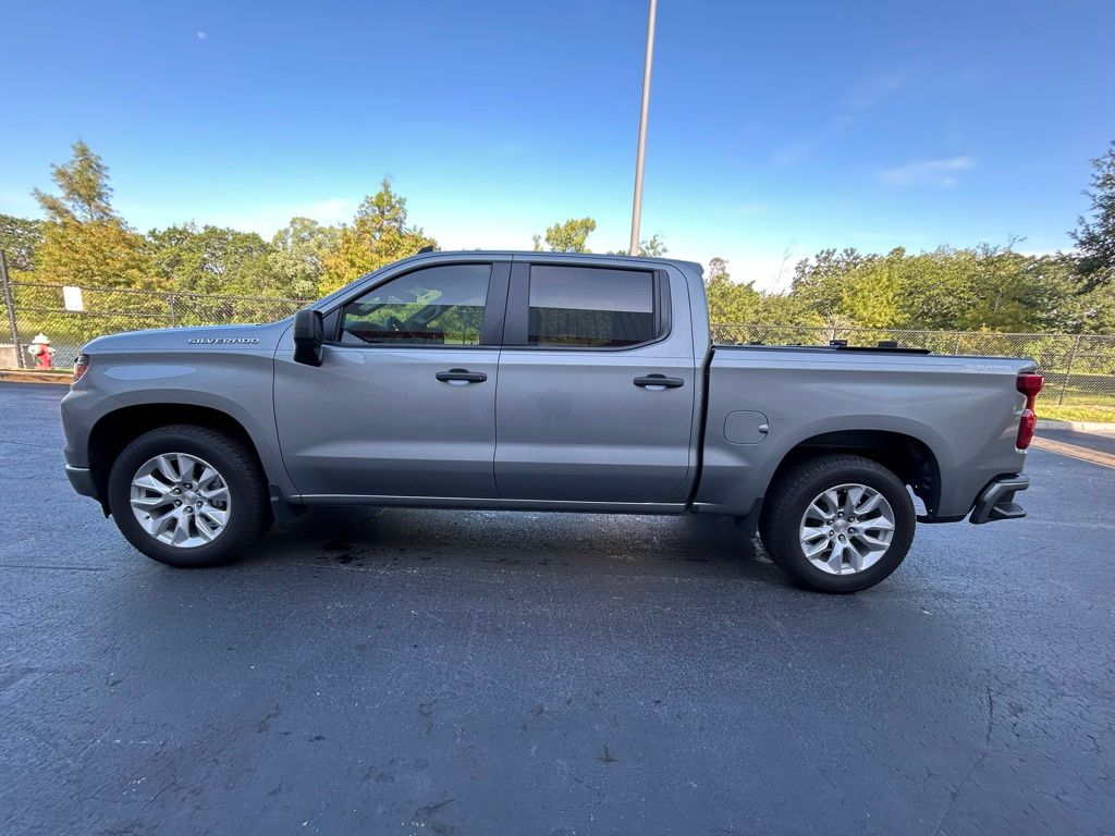 2024 Chevrolet Silverado 1500 Custom 2