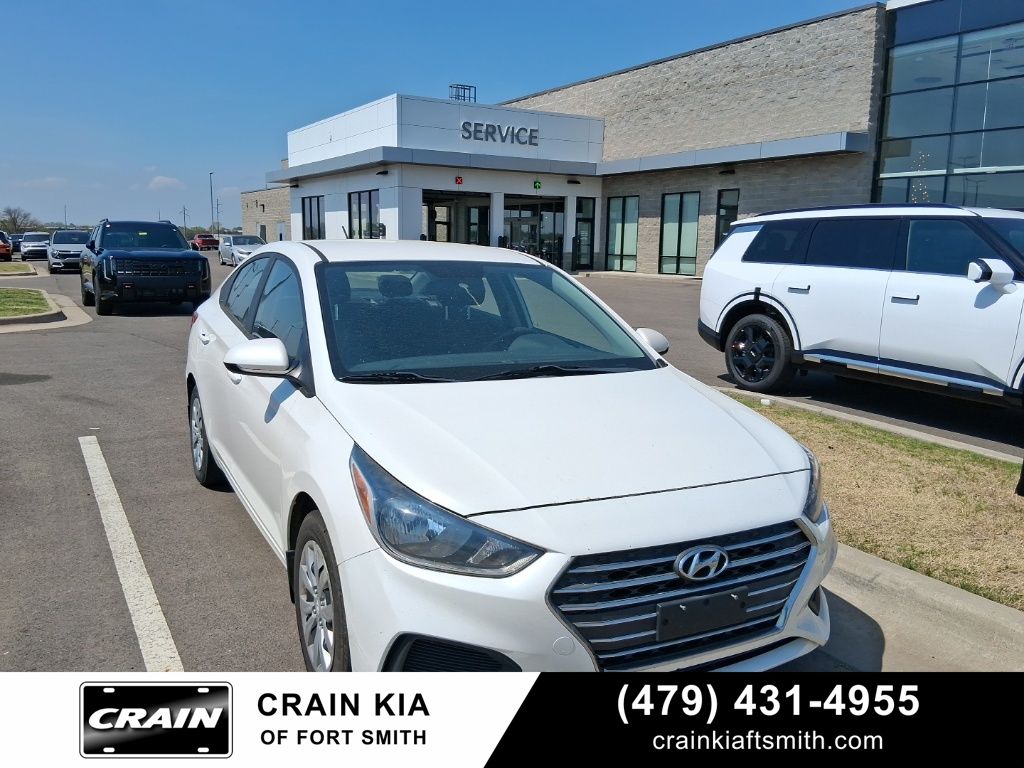 Frost White Pearl 2019 Hyundai Accent SE Sedan FWD Sedan Front-Wheel Drive 6-Speed Automatic