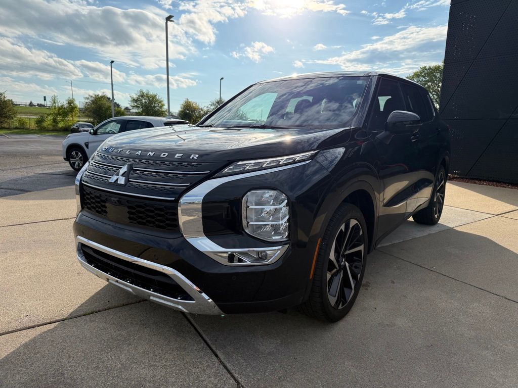 Black Diamond 2024 Mitsubishi Outlander SUV / Crossover All-Wheel Drive Continuously Variable Transmission