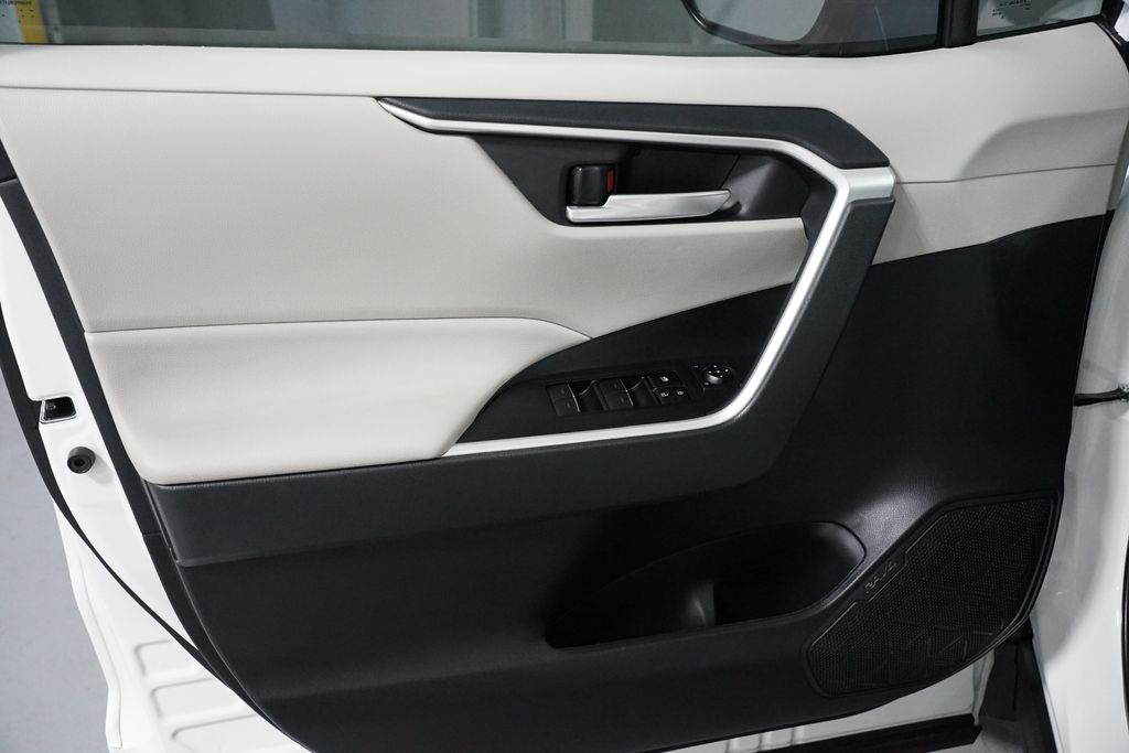 Thumbnail: 2024 Toyota RAV4 - 30