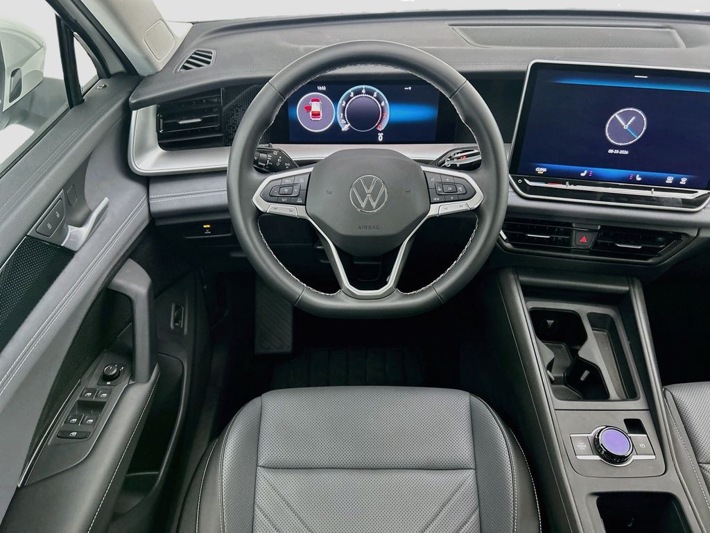 Thumbnail: 2025 Volkswagen Tiguan - 10
