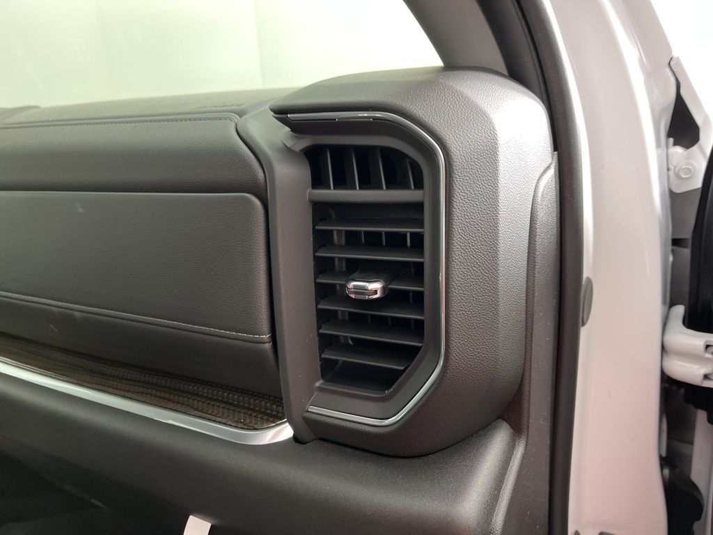 Thumbnail: 2026 Chevrolet Silverado 2500 - 13