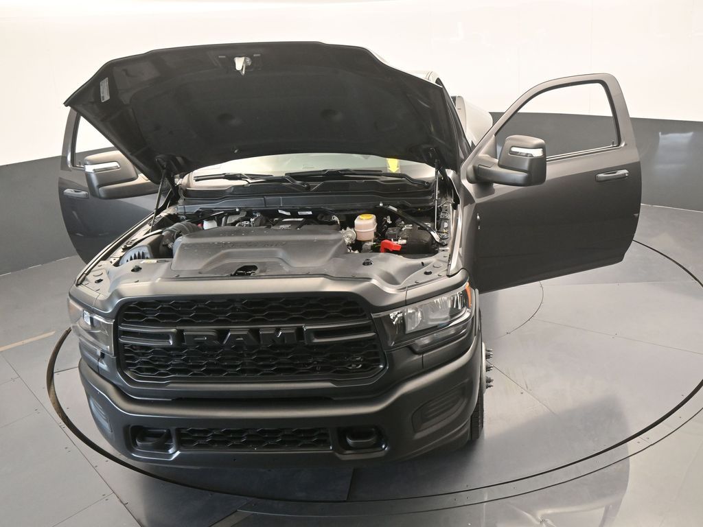 Used 2024 Granite Crystal Metallic Clearcoat Ram Tradesman image 64