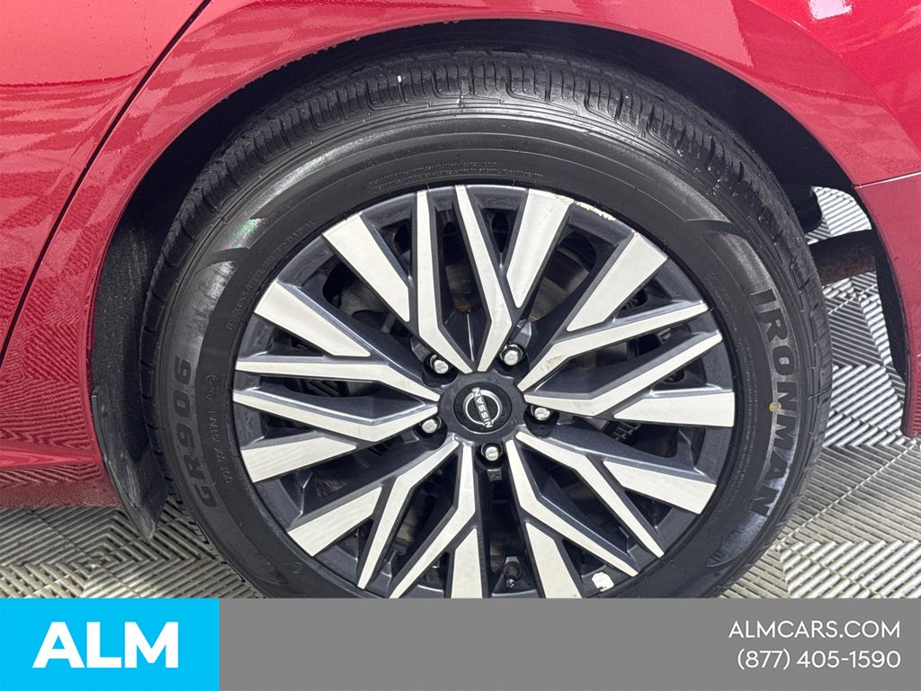 Used 2025 Red Nissan 2.5 SV image 23