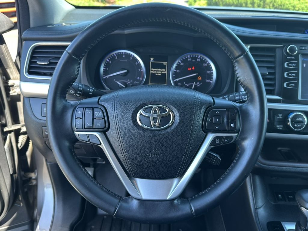 2018 Toyota Highlander 