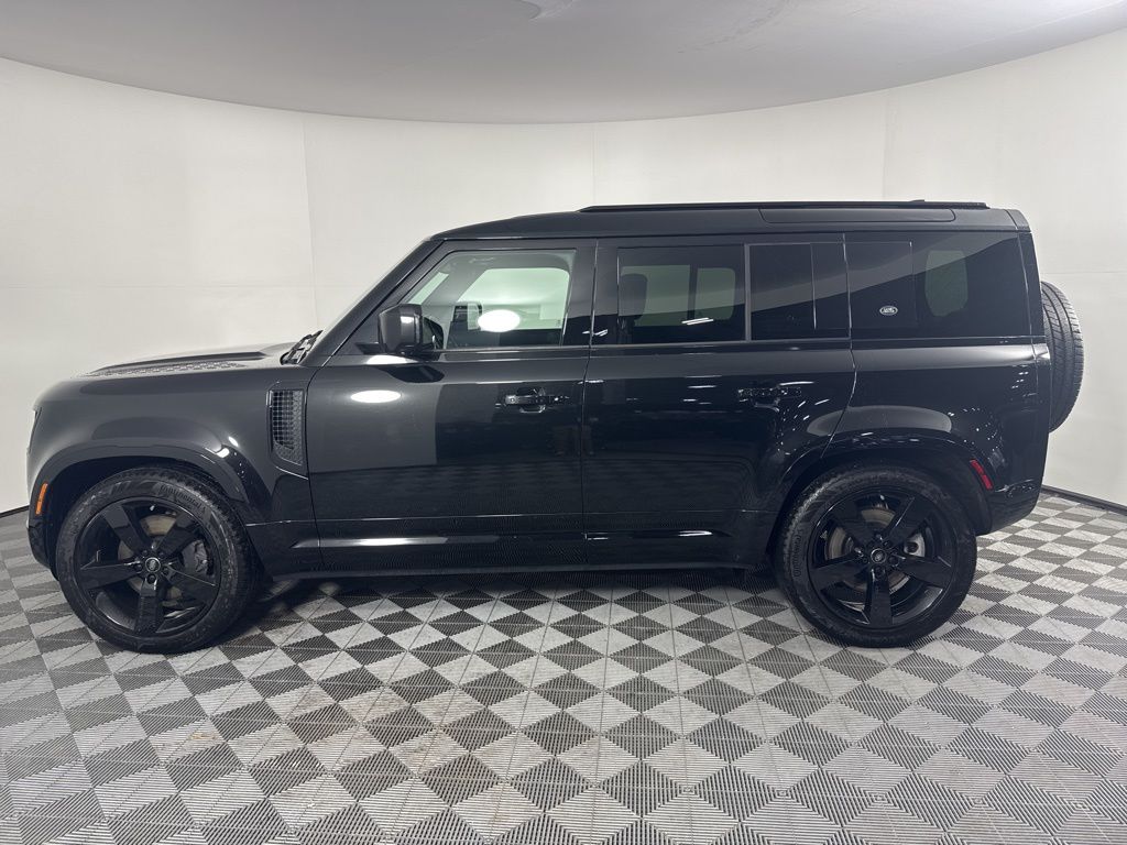 Thumbnail: 2023 Land Rover Defender - 8